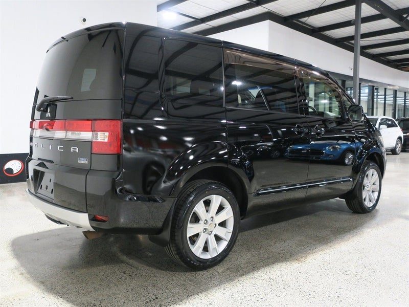 2013 Mitsubishi Delica D:5, photo 2