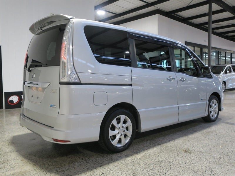 2013 Nissan Serena Highway Star, photo 2