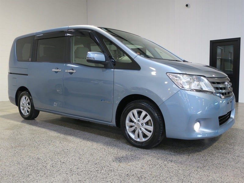 2013 Nissan Serena Hybrid
