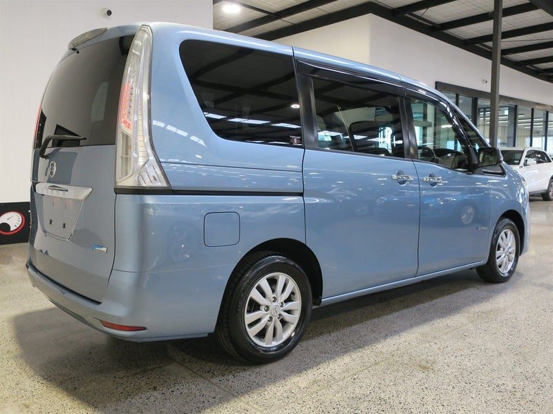 2013 Nissan Serena Hybrid, photo 2