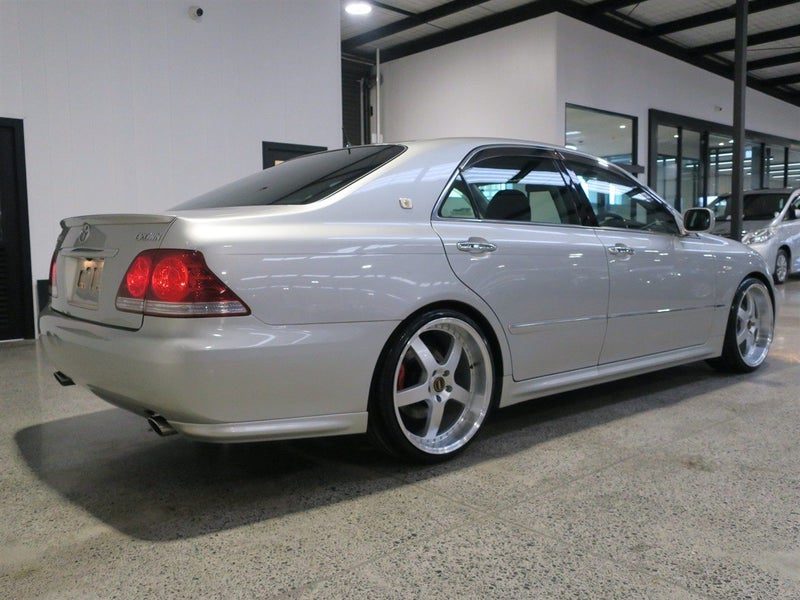 2005 Toyota Crown Athlete, photo 2