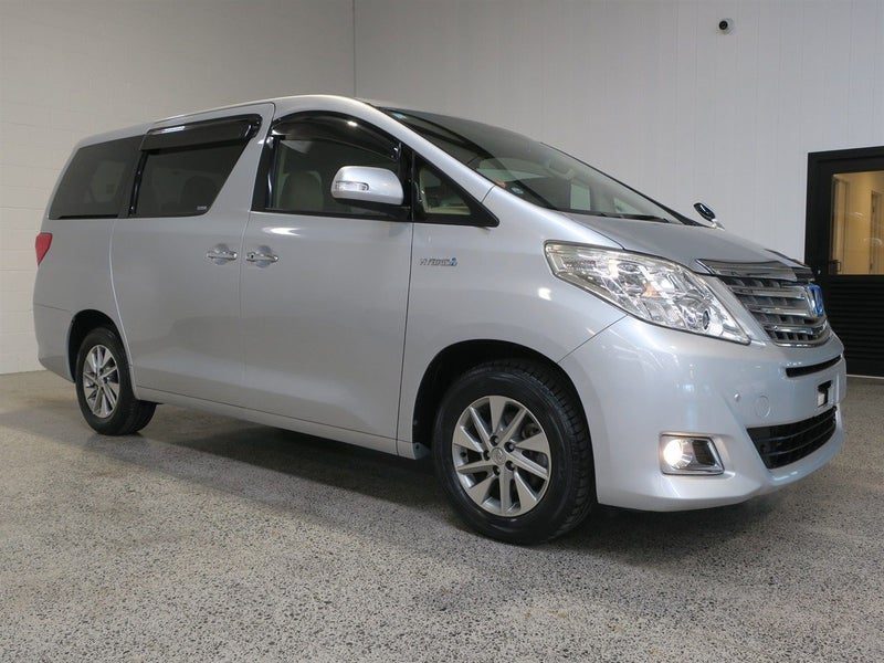 2013 Toyota Alphard Hybrid