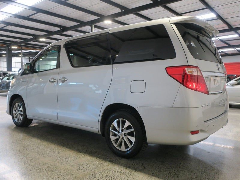 2013 Toyota Alphard Hybrid, photo 3