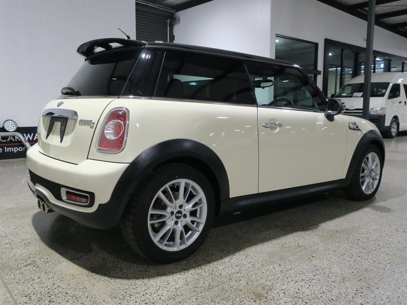2013 MINI Cooper S, photo 2