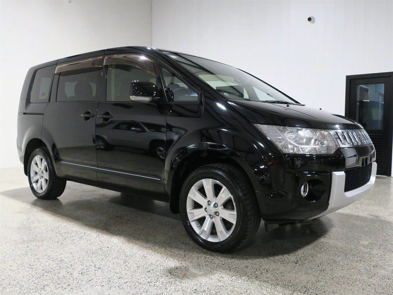 2014 Mitsubishi Delica D:5