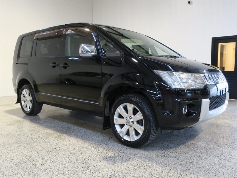 2012 Mitsubishi Delica D:5