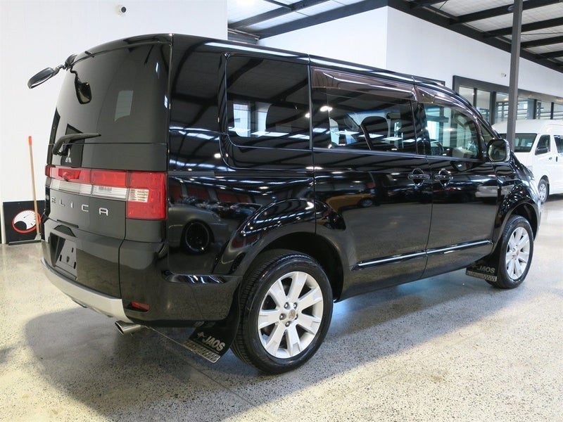 2012 Mitsubishi Delica D:5, photo 2