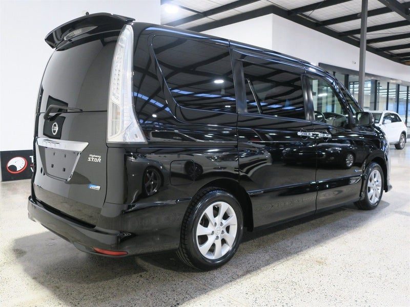 2013 Nissan Serena Hybrid, photo 2