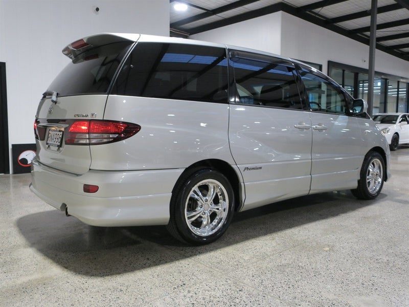 2005 Toyota Estima, photo 2