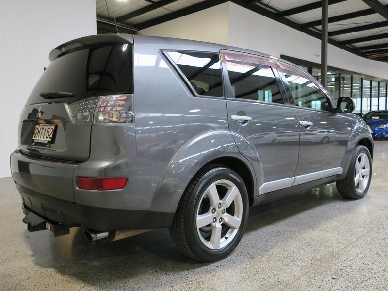 2006 Mitsubishi Outlander, photo 2