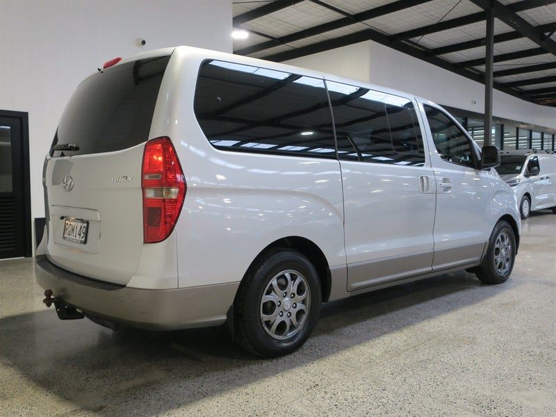 2010 Hyundai H1, photo 2