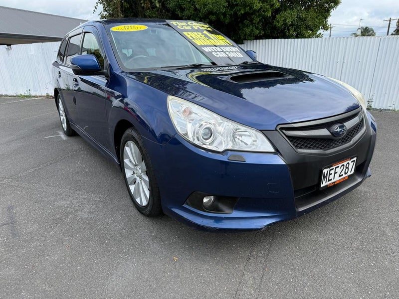 2011 Subaru Legacy, photo 2