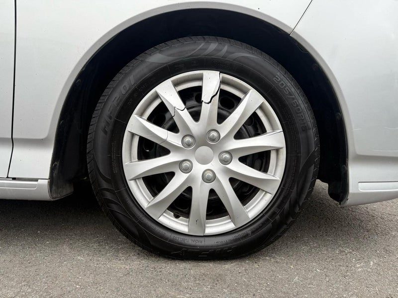 2009 Mazda Biante, photo 2