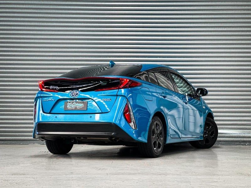 2017 Toyota Prius PLUG IN HYBRID, photo 3