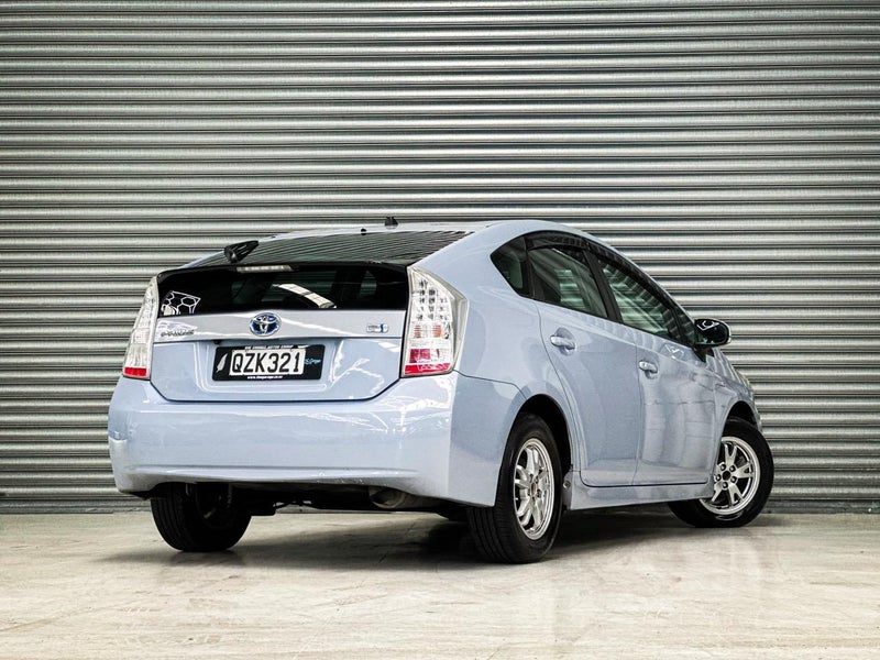 2011 Toyota Prius S HYBRID, photo 3