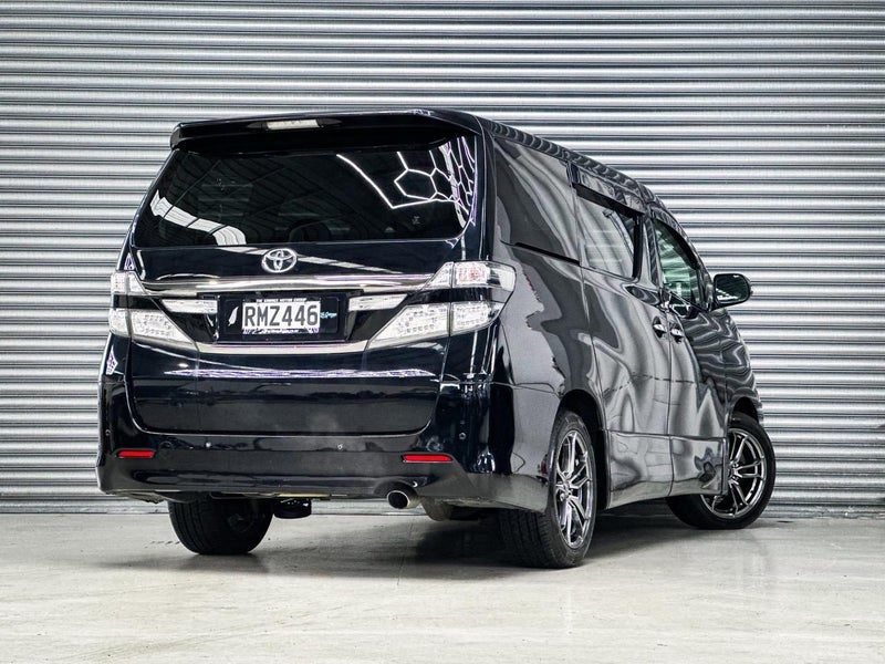 2012 Toyota Vellfire, photo 3