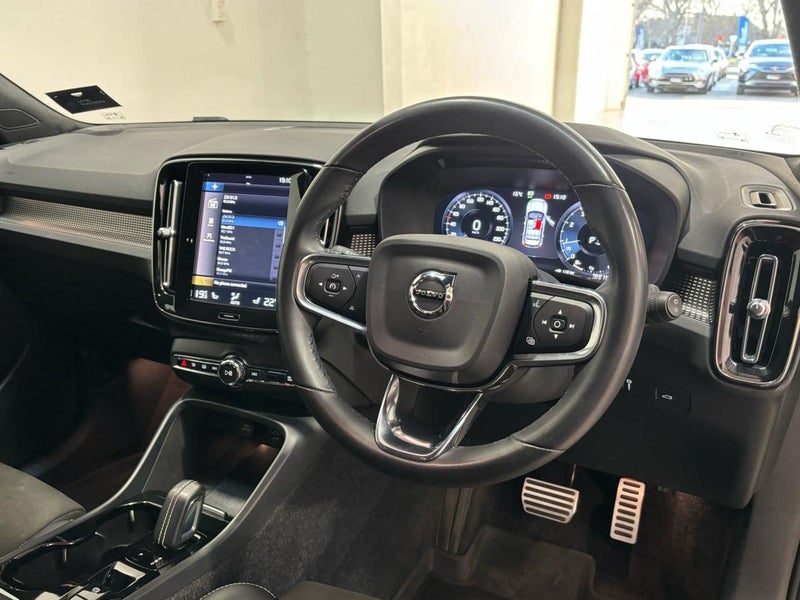 2022 Volvo XC40 T5 AWD R-DESIGN 2.0P, photo 3