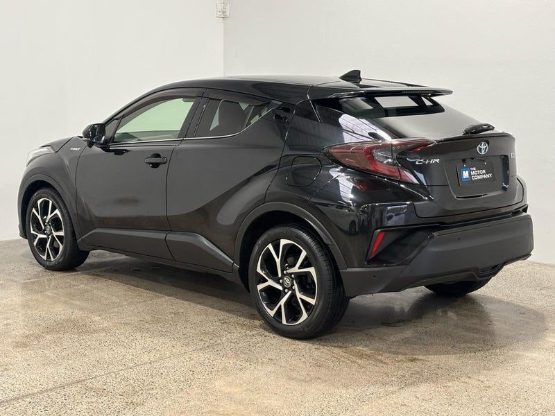 2017 Toyota C-HR G, photo 2