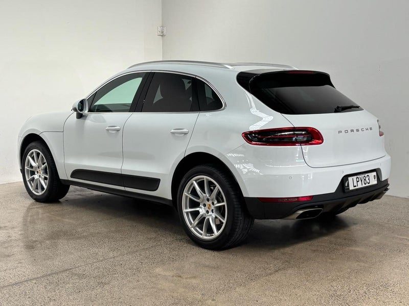 2018 Porsche Macan 2.0P/4WD/7AT, photo 2