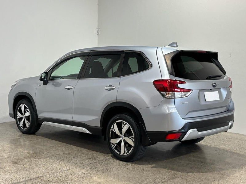 2020 Subaru Forester HYBRID, photo 2