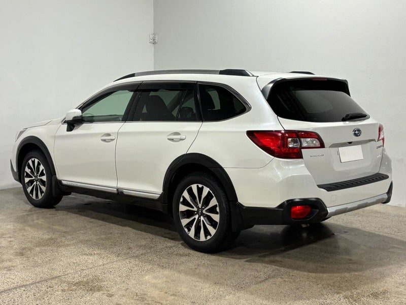 2016 Subaru Outback LIMITED, photo 2
