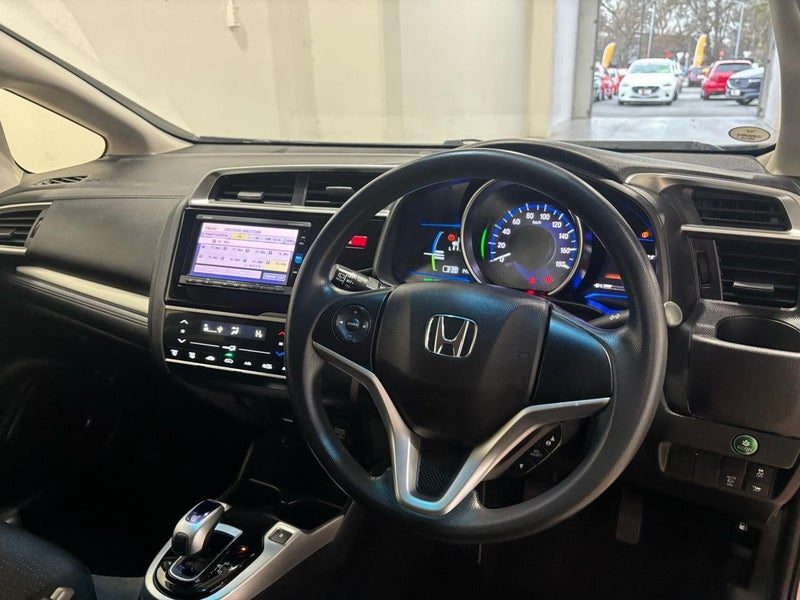 2016 Honda Fit F HYBRID, photo 3