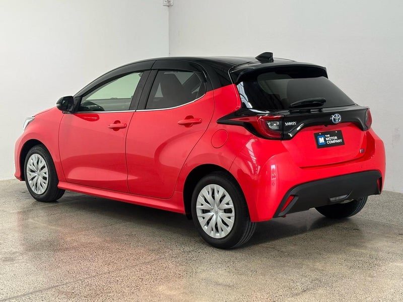 2020 Toyota Yaris Hybrid Z, photo 2