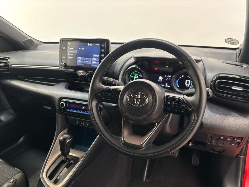 2021 Toyota Yaris Hybrid Z, photo 3