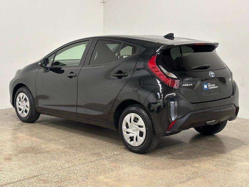 2022 Toyota Aqua X, photo 2