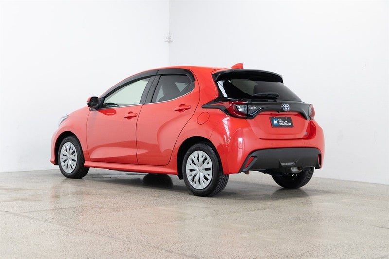 2020 Toyota Yaris Hybrid Z, photo 2