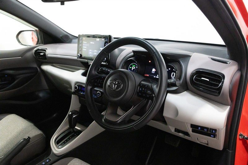 2020 Toyota Yaris Hybrid Z, photo 3