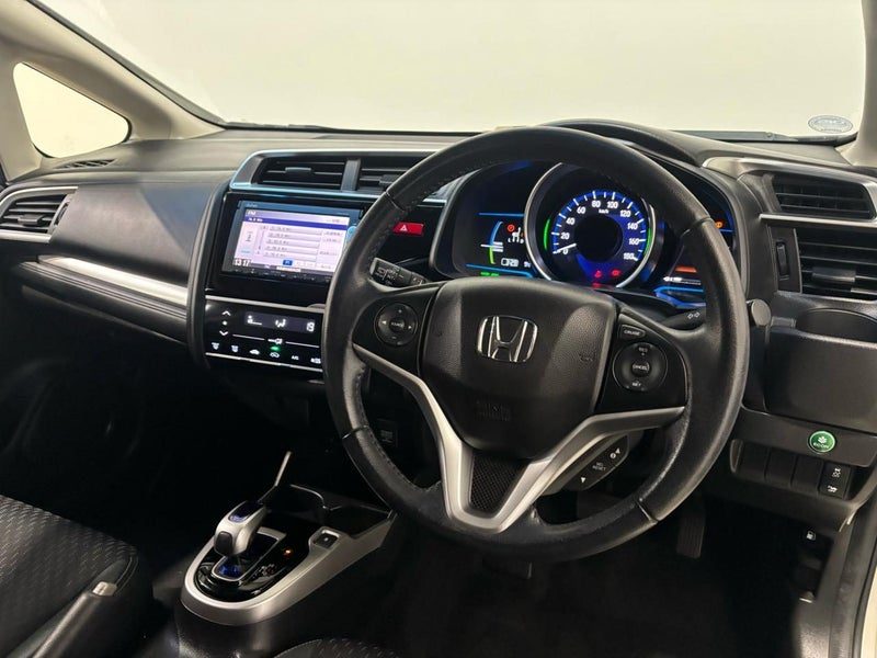 2014 Honda Fit HYBRID L PKG, photo 3