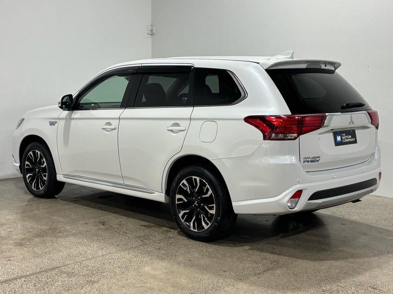 2016 Mitsubishi Outlander 2.0 PHEV G, photo 2