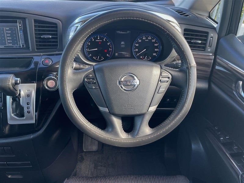 2014 Nissan Elgrand Highway Star / 7 Seater, photo 2