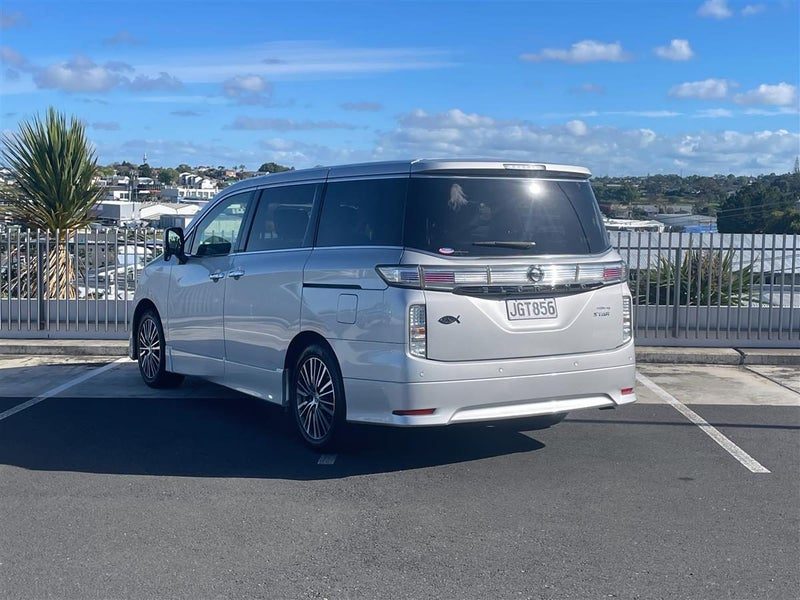 2014 Nissan Elgrand Highway Star / 7 Seater, photo 3