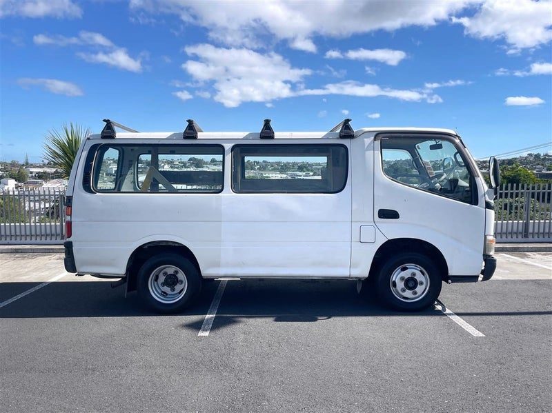2008 Toyota Dyna Hiace 4000cc Diesel, photo 2