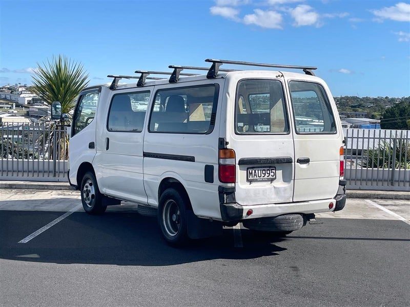 2008 Toyota Dyna Hiace 4000cc Diesel, photo 3