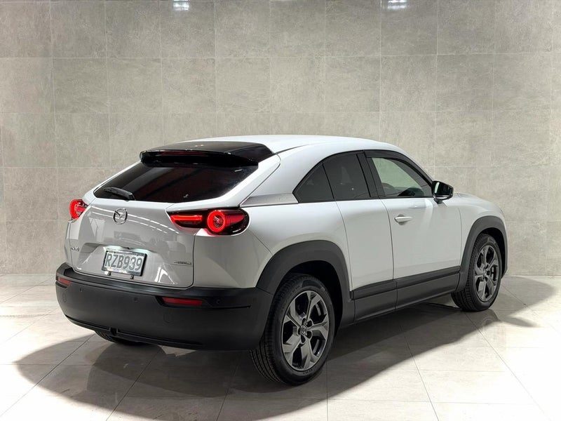 2021 Mazda MX-30 LIMITED M HYBRID LOW KMS, photo 3