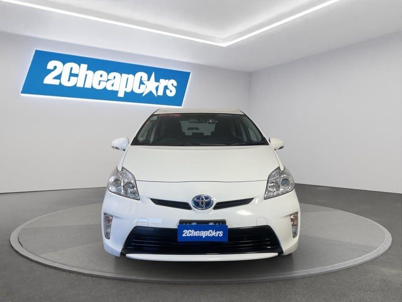 2015 Toyota Prius L, photo 2