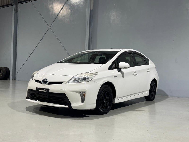 2015 Toyota Prius HYBRID, photo 2