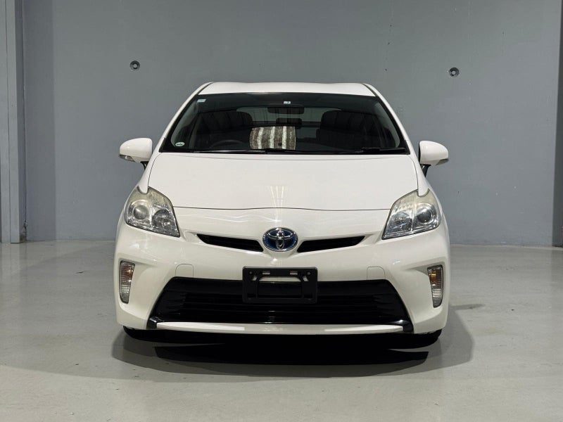 2015 Toyota Prius HYBRID, photo 3
