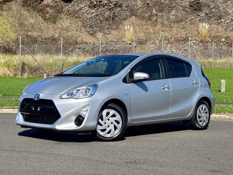 2017 Toyota Aqua **HYBRID**REV CAMERA**, photo 2