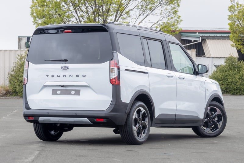 2026 Ford Transit Courier Tourneo, photo 3