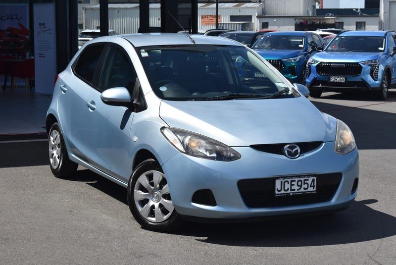 2011 Mazda Demio, photo 3