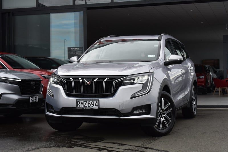 2025 Mahindra XUV700 AX7L 2.0T