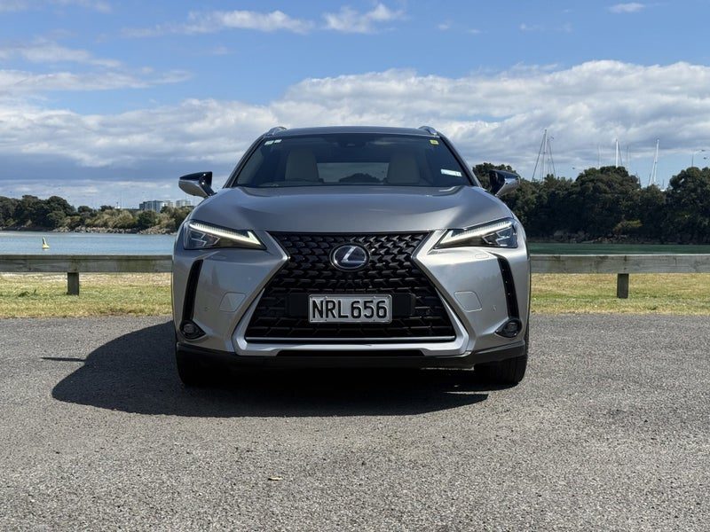 2022 Lexus UX 250H LIMITED HYBRID, photo 2