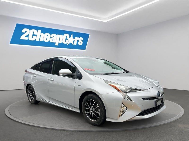 2017 Toyota Prius New Shape S, photo 3