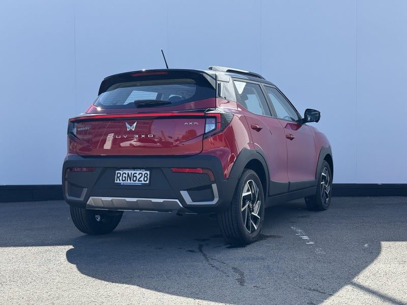 2025 Mahindra XUV 3XO AX7L, photo 3