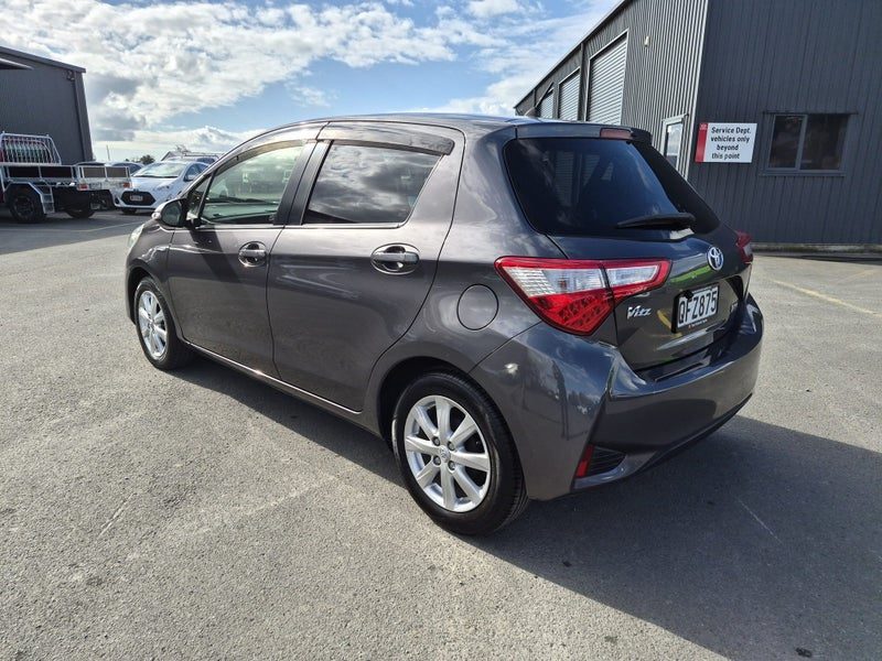 2017 Toyota Vitz 1.5 Hybrid F 5Dr Hatch CVT 2WD -, photo 3