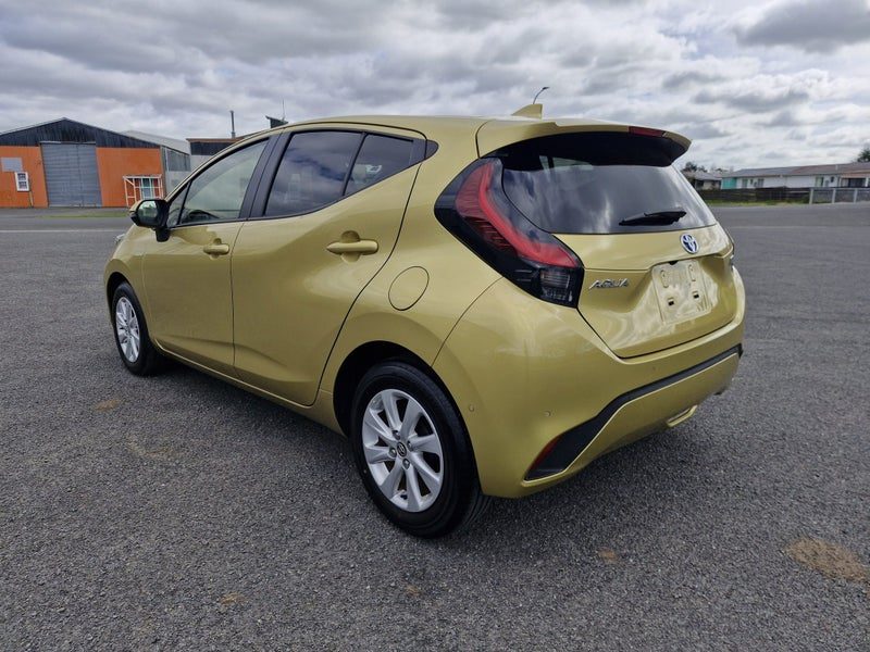 2022 Toyota Aqua Hybrid, photo 3